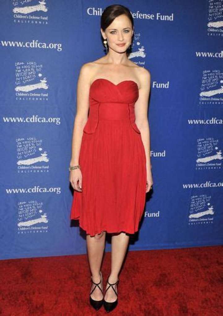 Alexis Bledel Height