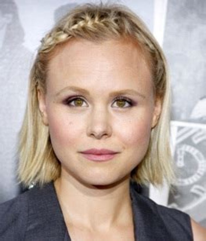 Alison Pill Height