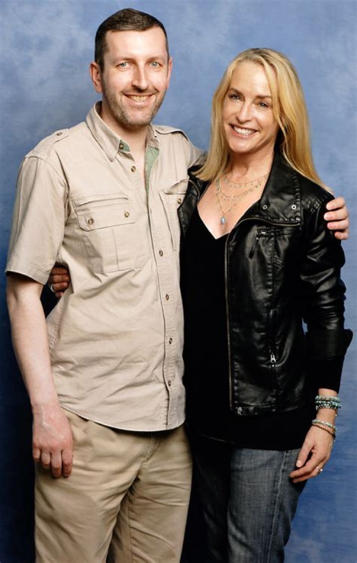 Amanda Wyss Height