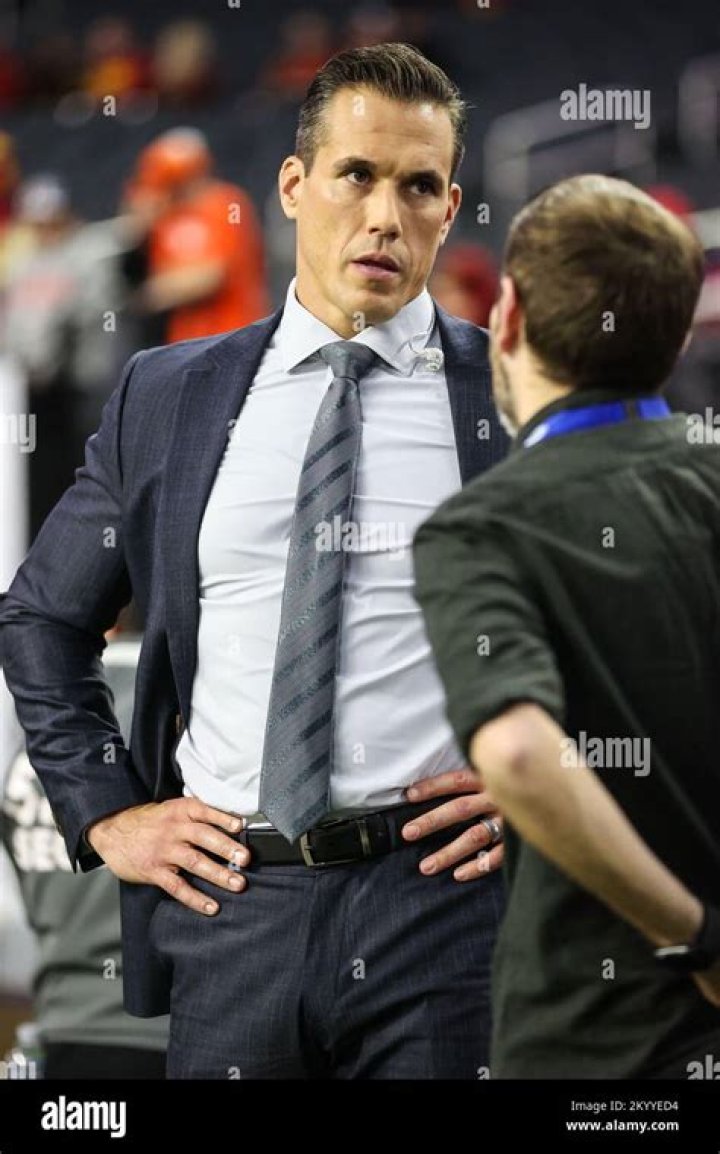 Brady Quinn Fox Sports, Bio, Wiki, Age, Wife, Salary, and Net Worth