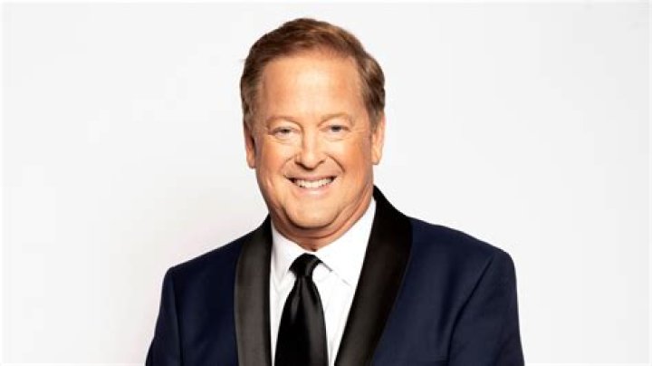 Carlos Herrera KTLA 5, bio, Wiki, Age, Height, Fiance, Salary, and Net Worth