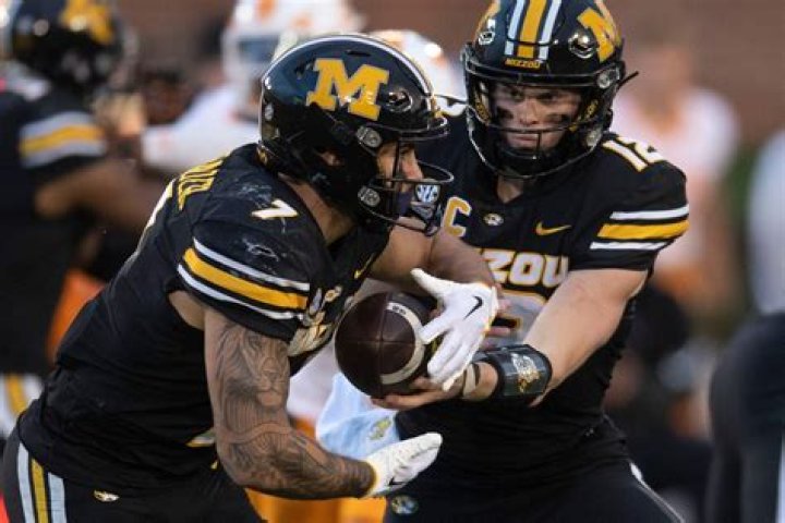 College Football Picks, Predictions for Week 12 Include Fading Texas and Backing Missouri