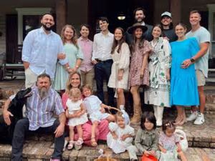 Duck Dynasty Bella Robertson is married. Her wiki-Bio, career, net worth, husband, and kids.
