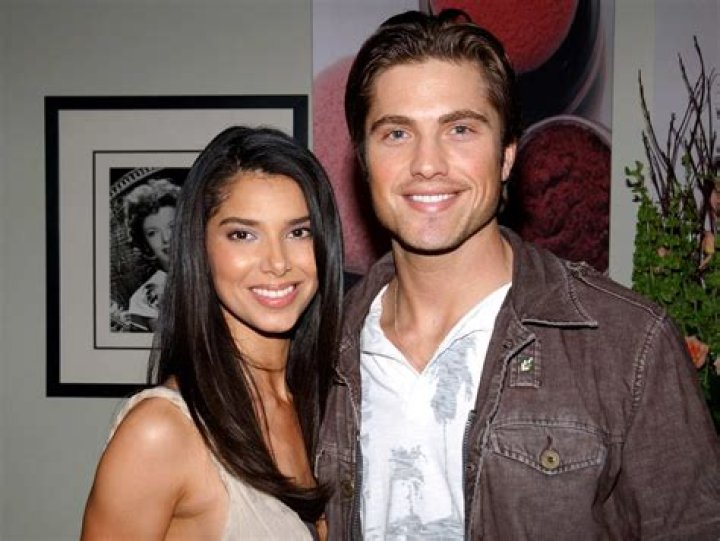 Eric Winter Actor, Bio, Wiki, Age, Height, Wife, Movies, Tv Shows, and Net Worth