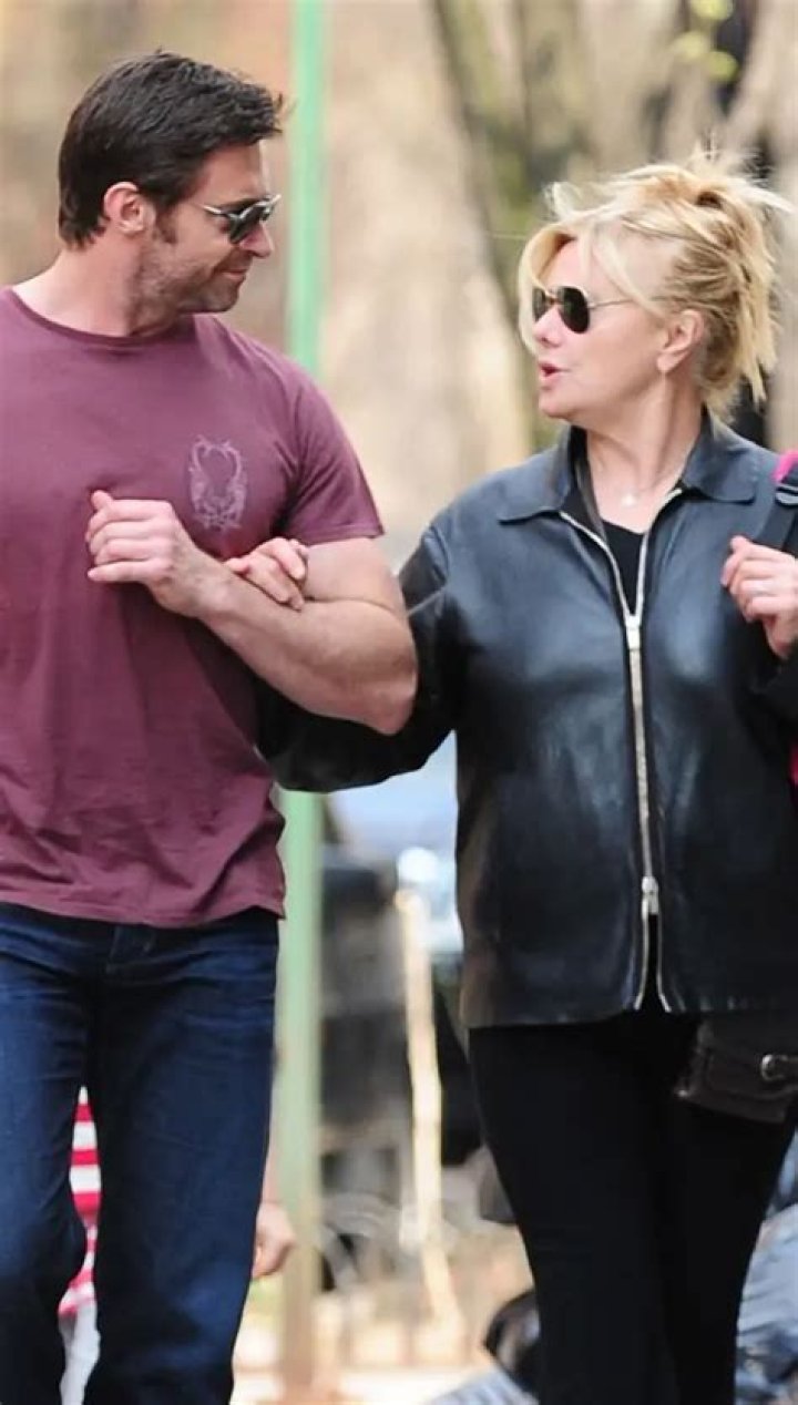 How tall is Deborra-Lee Furness