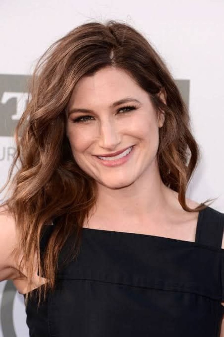 Kathryn Hahn Height