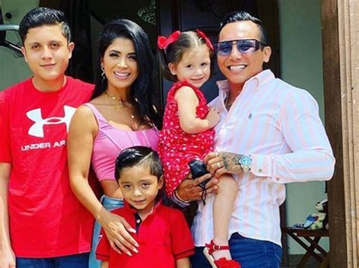 Kimberly Flores – Biography, Facts & Life Story