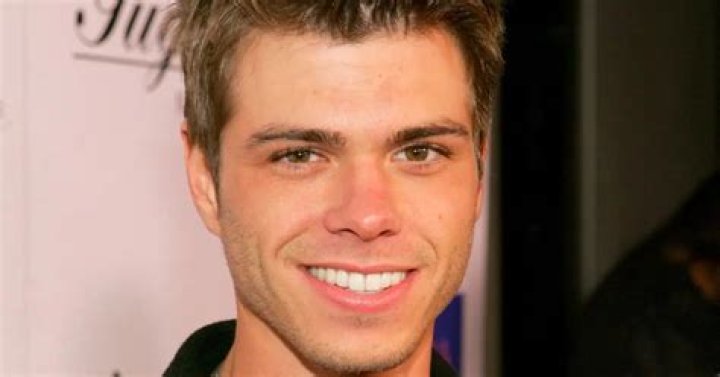 Matthew Lawrence – Biography, Facts & Life Story