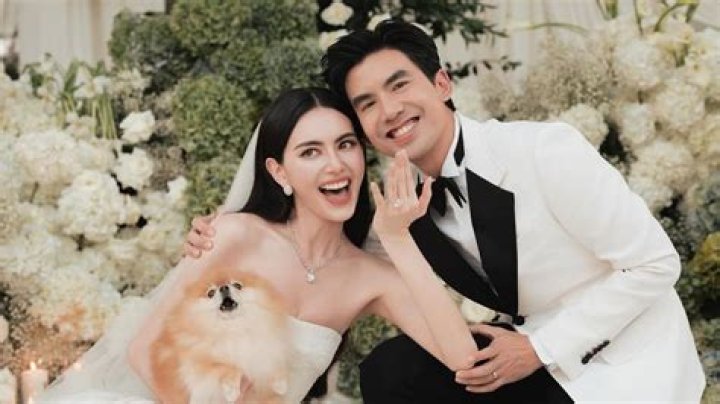 Meet Davika Hoorne Parents: David Hoorne And Rattanakorn Chomyong