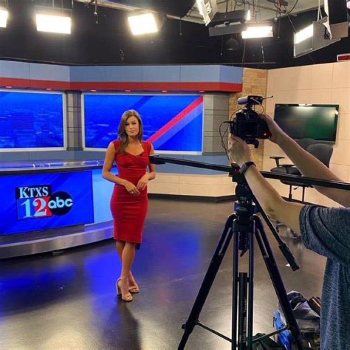 Olivia DiVenti WACH FOX 57, Bio, Wiki, Age, Height, Wife, KTXS, Salary, and Net Worth