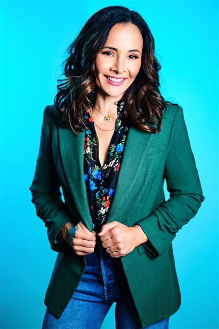 Sarah Edmondson Podcast, Bio, Wiki, Age, Husband, Nxvim, Brand, Book, Salary, and Net Worth