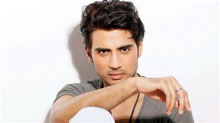 Shiv Pandit – Biography, Facts & Life Story