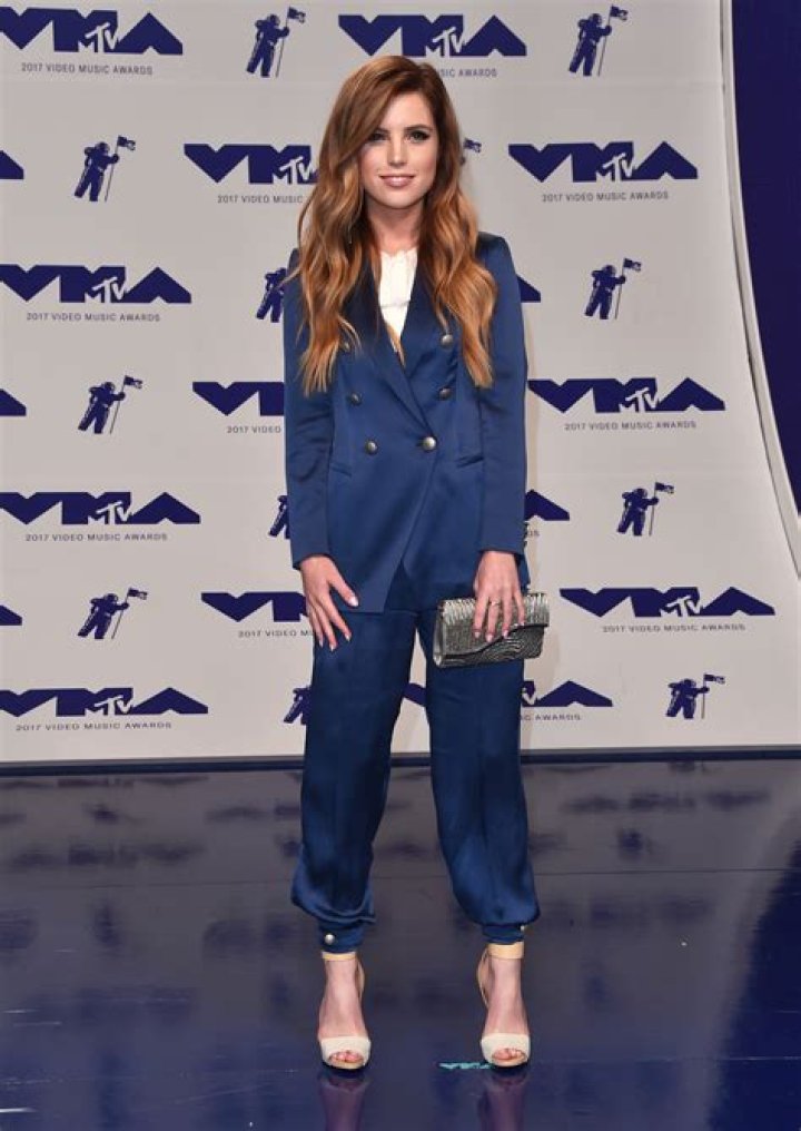 Sydney Sierota Height