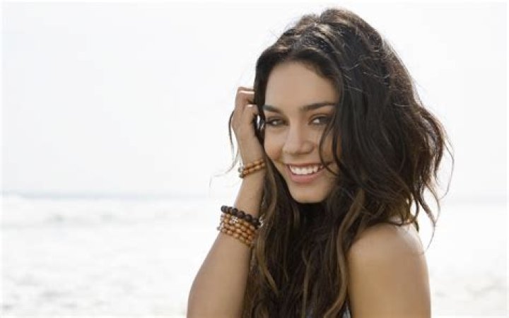 Vanessa Hudgens – Biography, Facts & Life Story